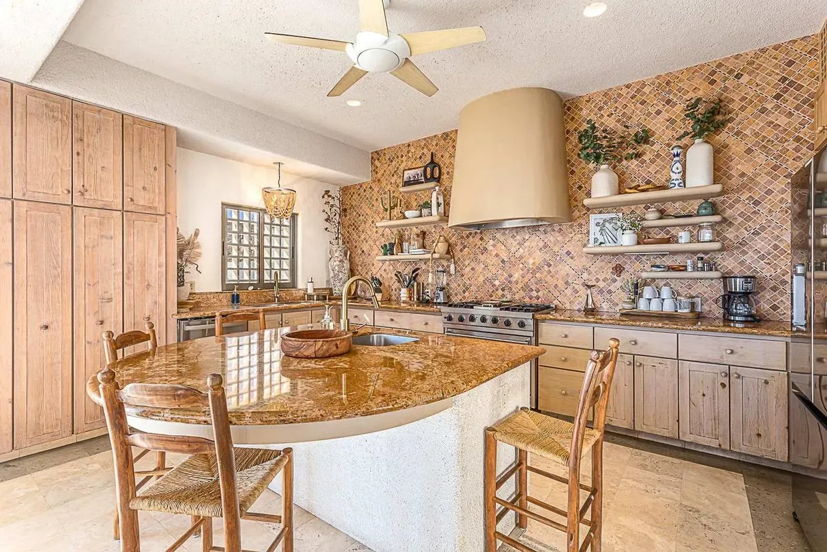 Chic 5BR Oceanview Villa w/ Pool in Pedregal