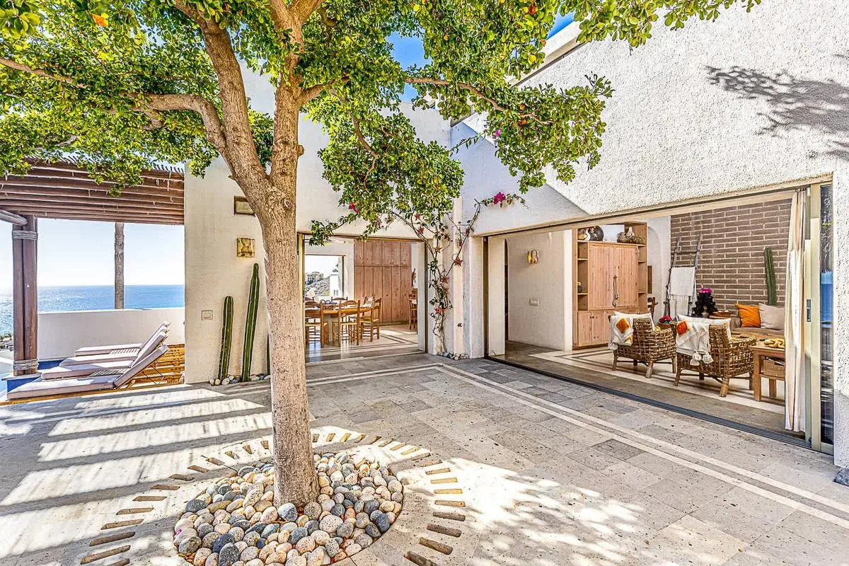 Chic 5BR Oceanview Villa w/ Pool in Pedregal