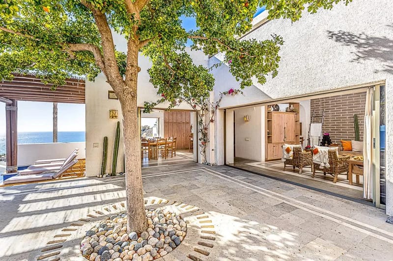Chic 5BR Oceanview Villa w/ Pool in Pedregal
