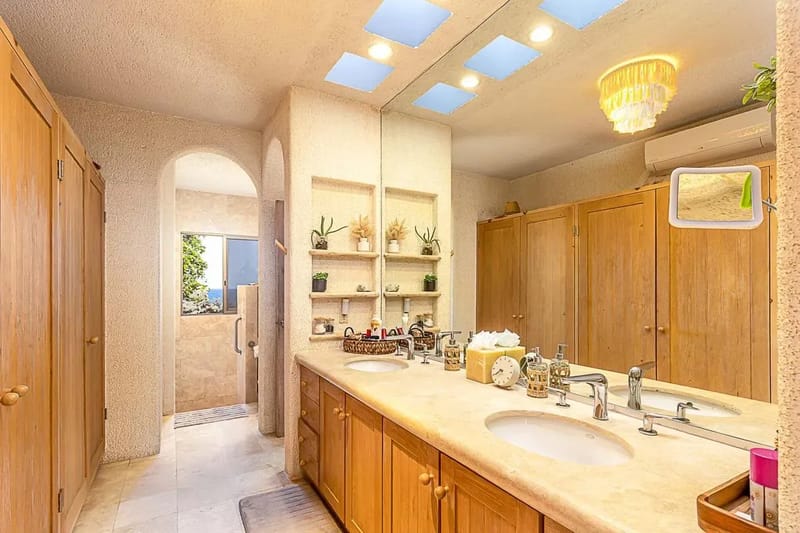 Chic 5BR Oceanview Villa w/ Pool in Pedregal
