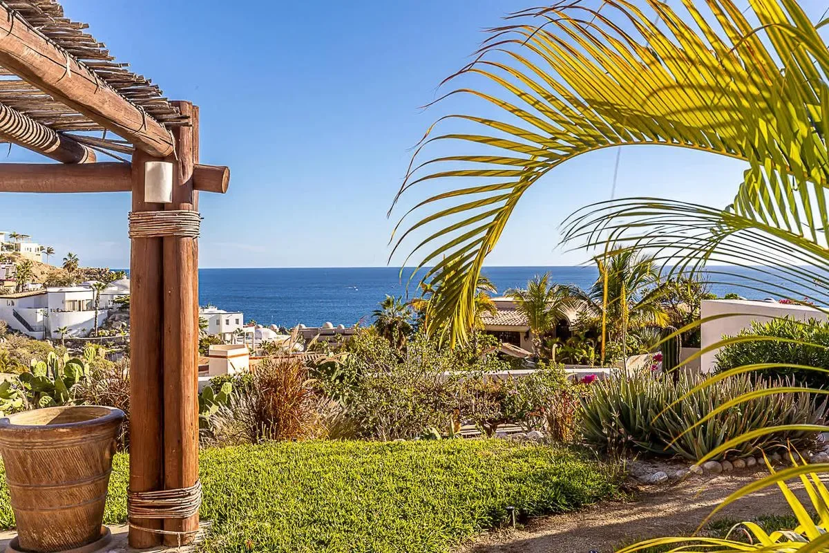 Chic 5BR Oceanview Villa w/ Pool in Pedregal