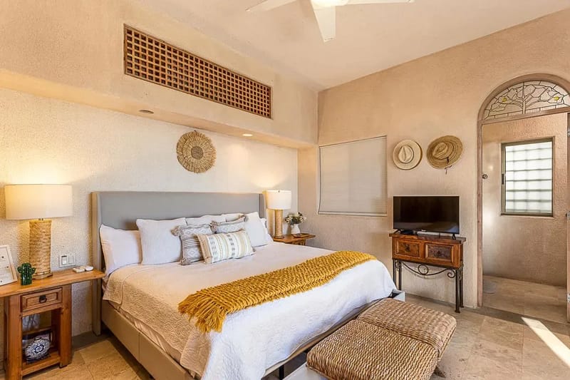Chic 5BR Oceanview Villa w/ Pool in Pedregal