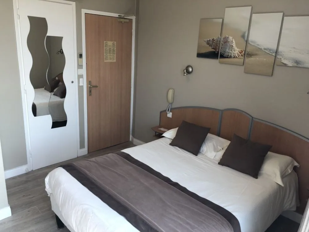 Le Mirador room