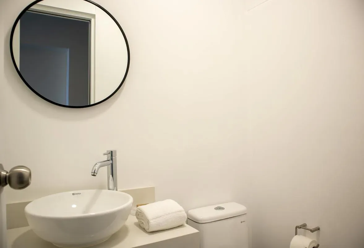 Charming 2BR w/ Balcony in Miraflores