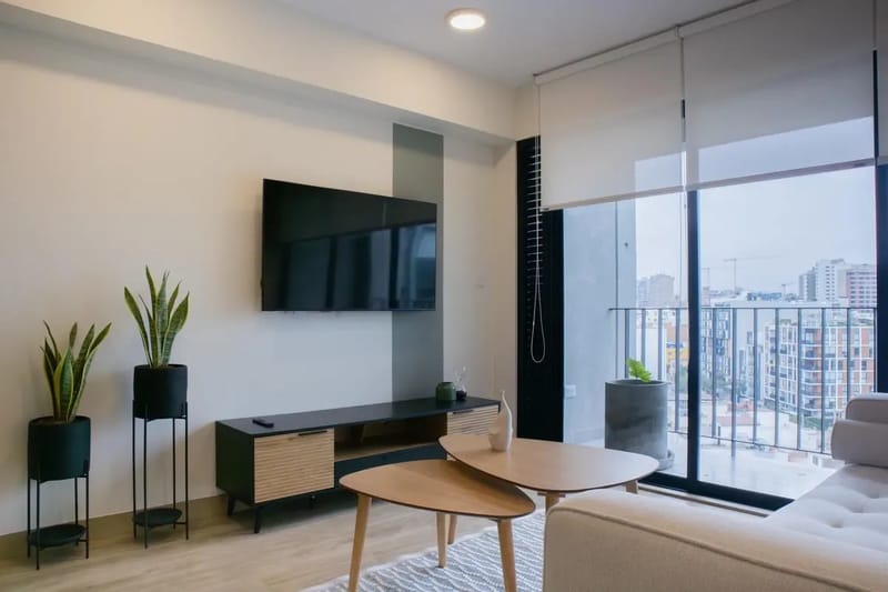 Charming 2BR w/ Balcony in Miraflores