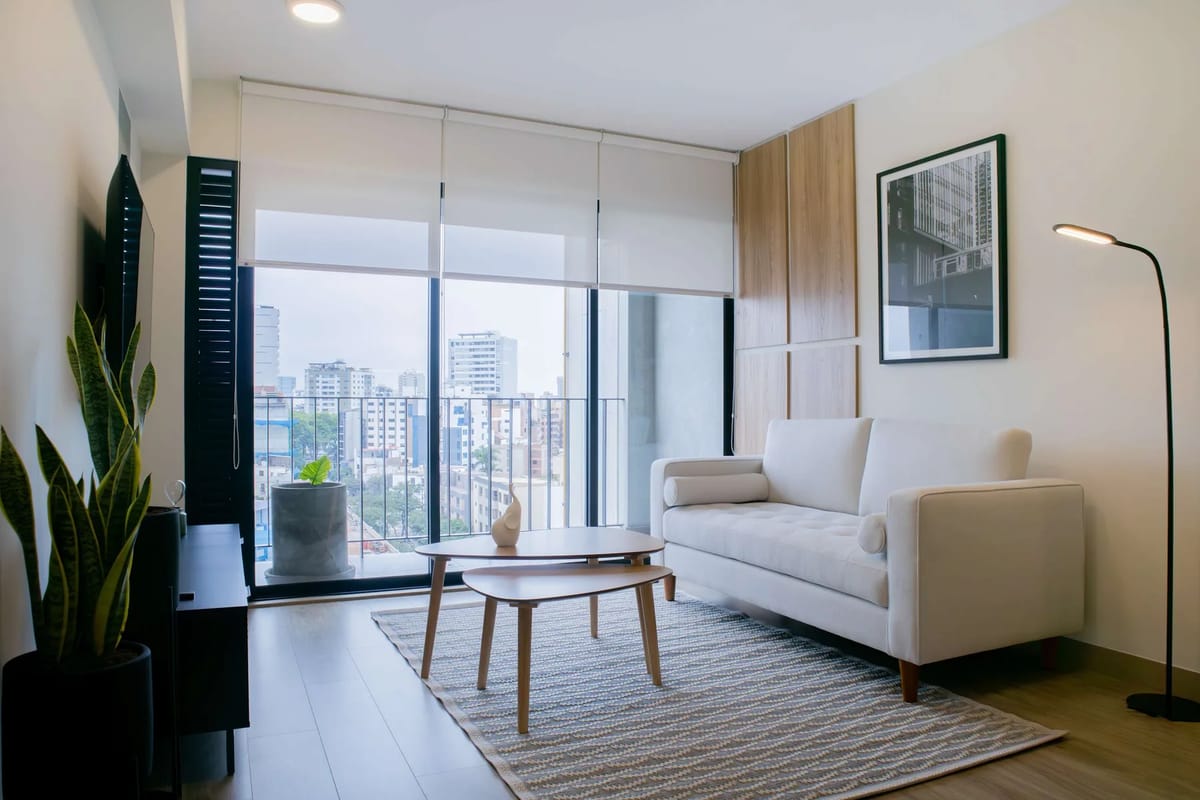 Charming 2BR w/ Balcony in Miraflores