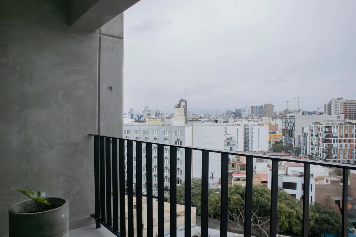 Charming 2BR w/ Balcony in Miraflores