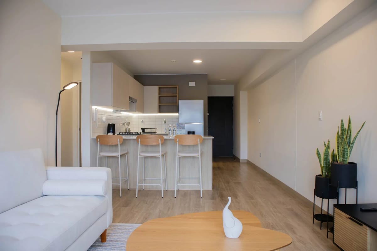 Charming 2BR w/ Balcony in Miraflores