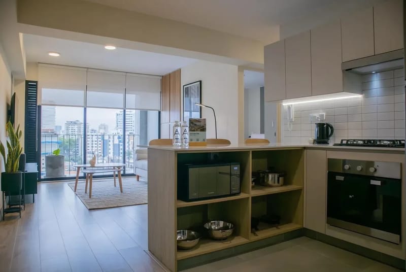 Charming 2BR w/ Balcony in Miraflores
