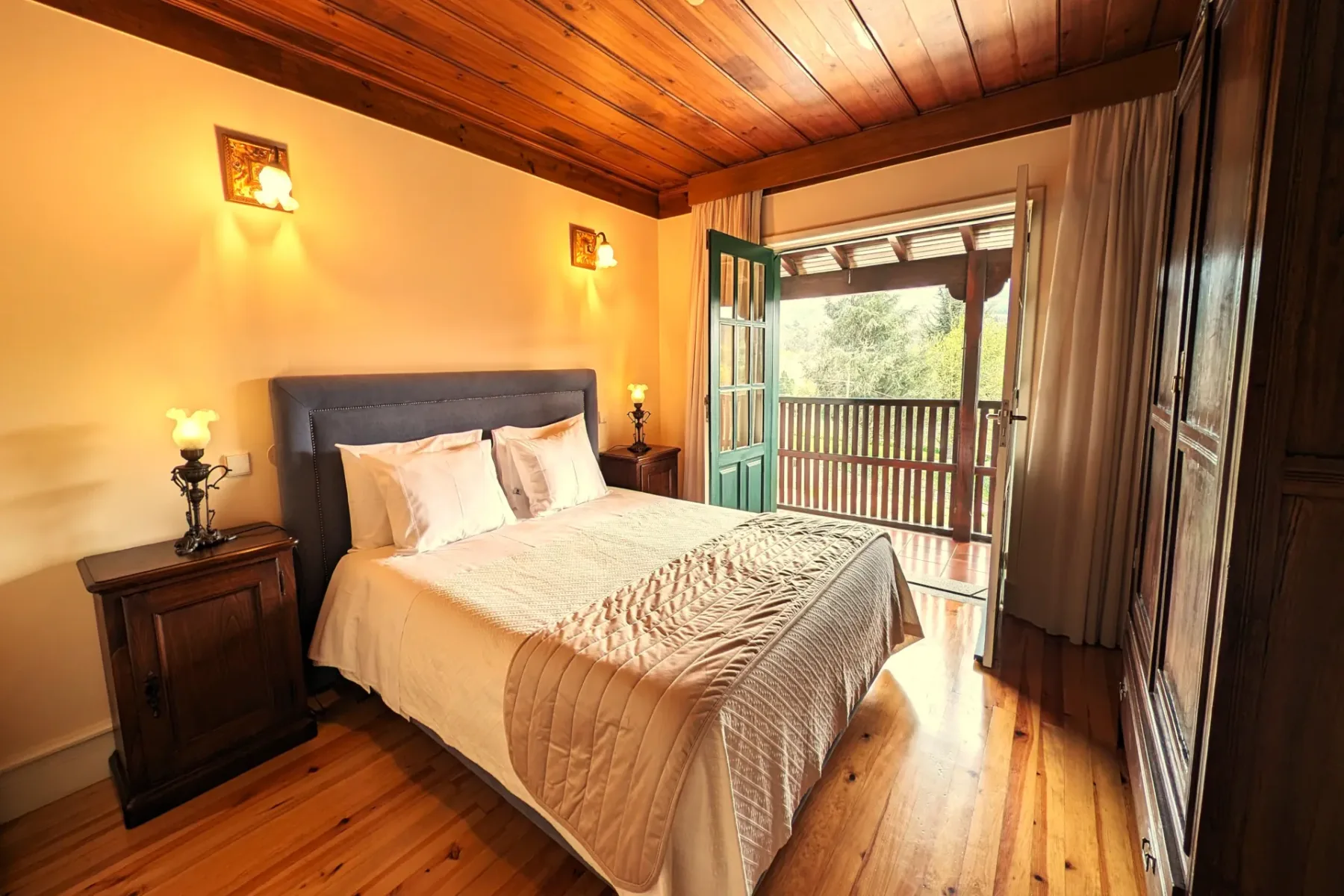 One-Bedroom Apartment with Balcony
