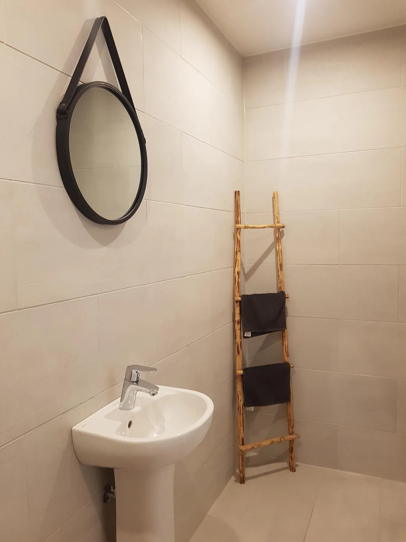 Guesthouse private bathroom