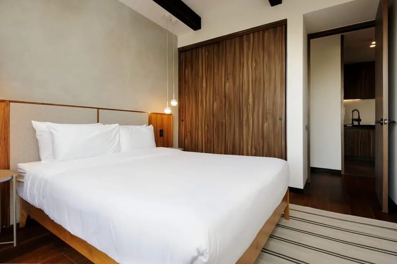 Dreamy 2BR with Elegant Balcony in Roma Nte