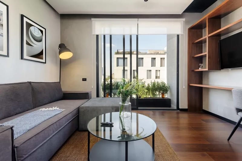 Dreamy 2BR with Elegant Balcony in Roma Nte