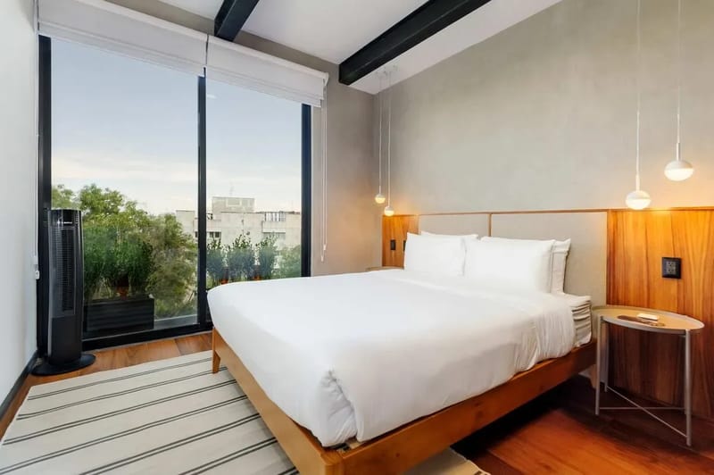 Dreamy 2BR with Elegant Balcony in Roma Nte