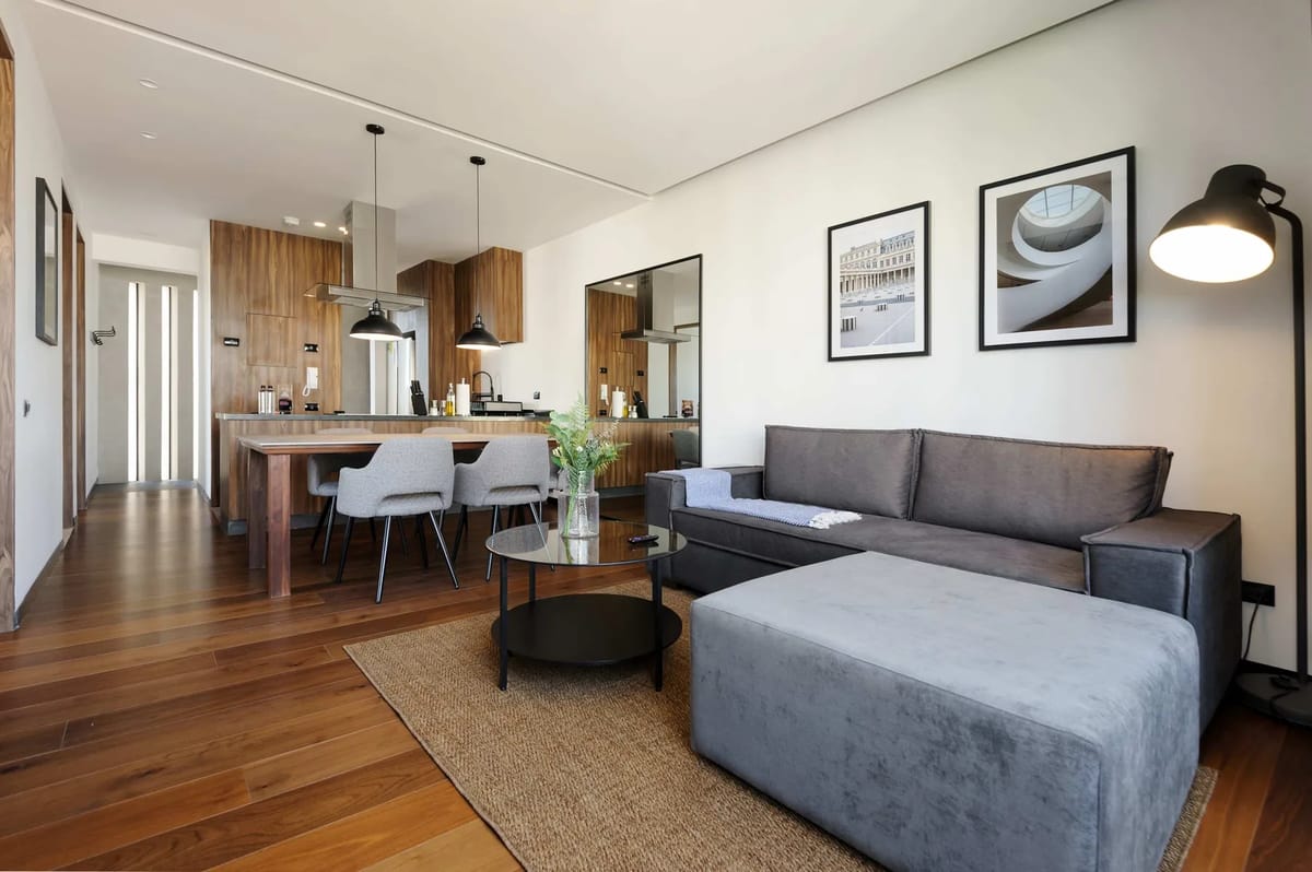 Dreamy 2BR with Elegant Balcony in Roma Nte