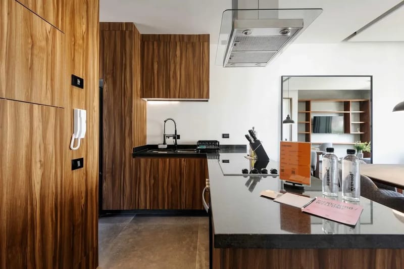 Dreamy 2BR with Elegant Balcony in Roma Nte