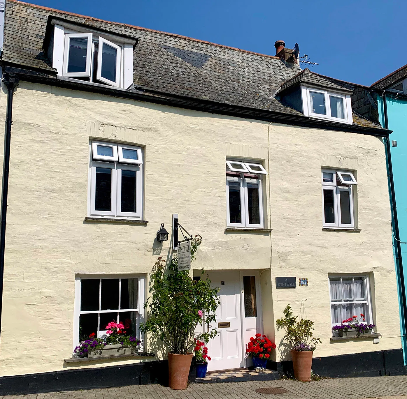 Cyntwell's cream-painted 18th-century cottage in Padstow's Old Town
