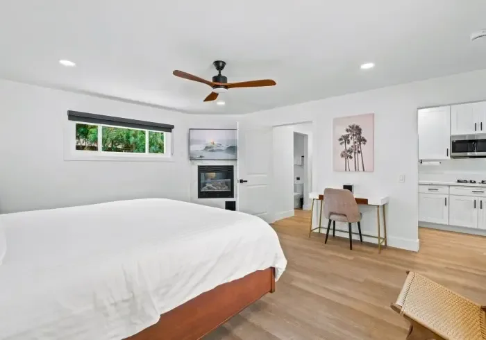Habitación Deluxe King con escritorio y cocina