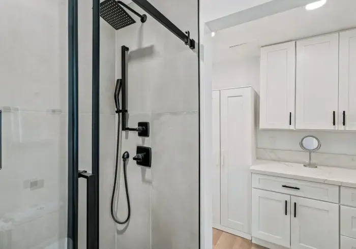 Ducha y mueble de lavabo de la Deluxe King