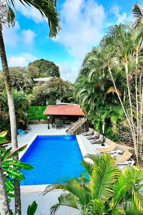 Piscina del hotel