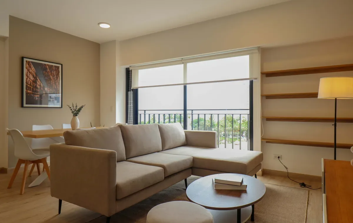 Airy 2BR w/ Balcony in Prime Miraflores