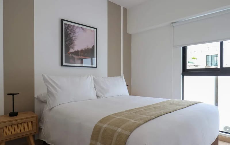 Airy 2BR w/ Balcony in Prime Miraflores