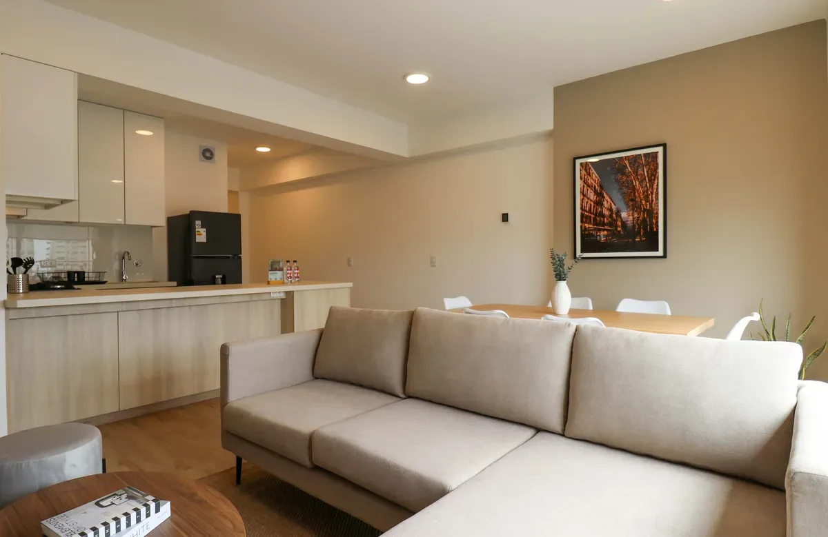 Airy 2BR w/ Balcony in Prime Miraflores