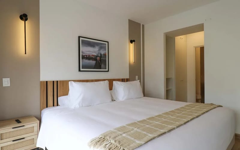 Airy 2BR w/ Balcony in Prime Miraflores
