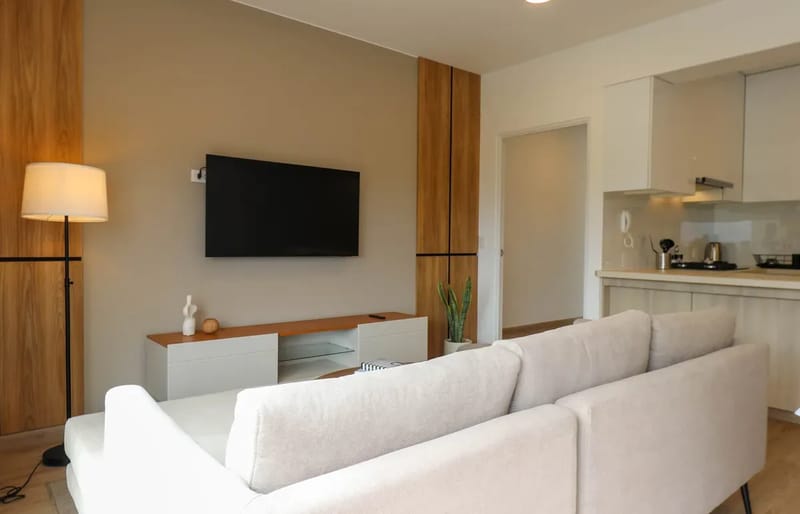 Airy 2BR w/ Balcony in Prime Miraflores