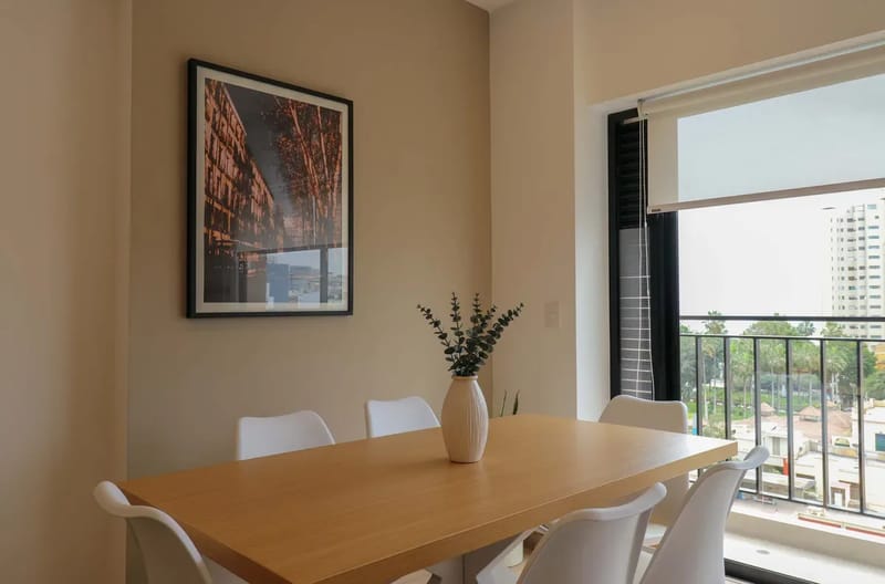 Airy 2BR w/ Balcony in Prime Miraflores