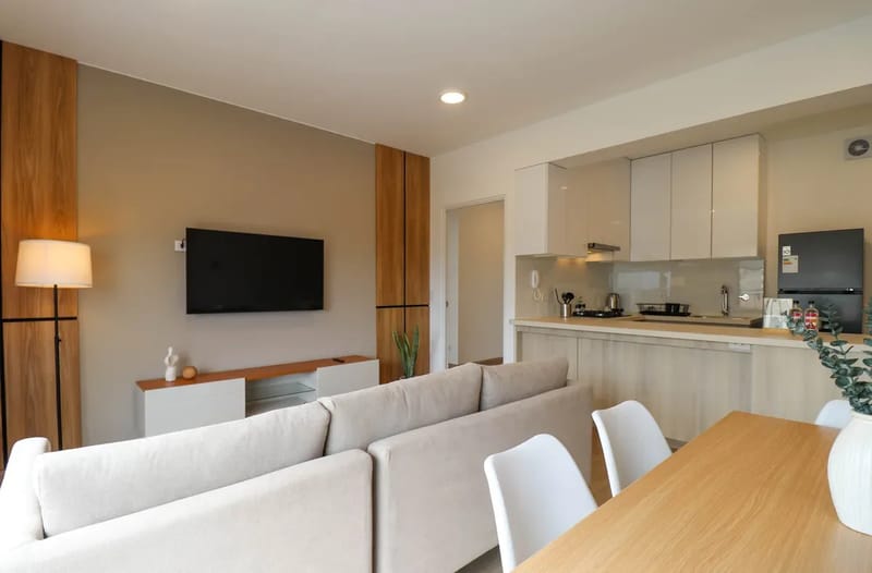 Airy 2BR w/ Balcony in Prime Miraflores