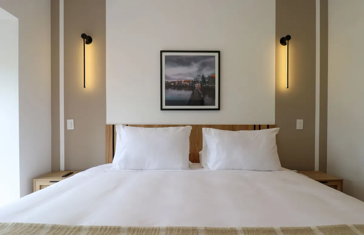 Airy 2BR w/ Balcony in Prime Miraflores