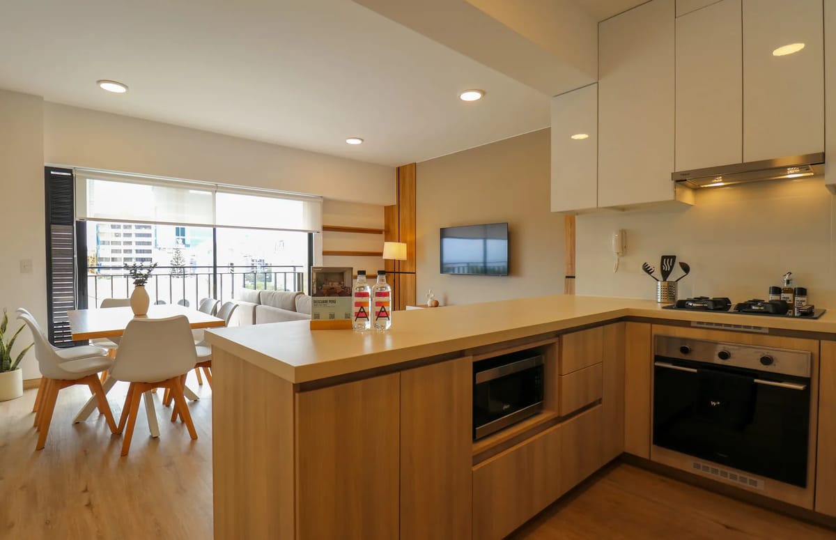 Airy 2BR w/ Balcony in Prime Miraflores