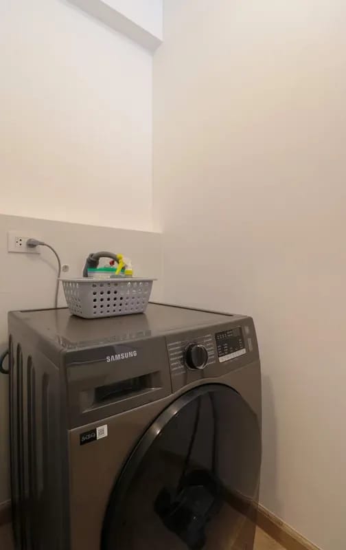Airy 2BR w/ Balcony in Prime Miraflores