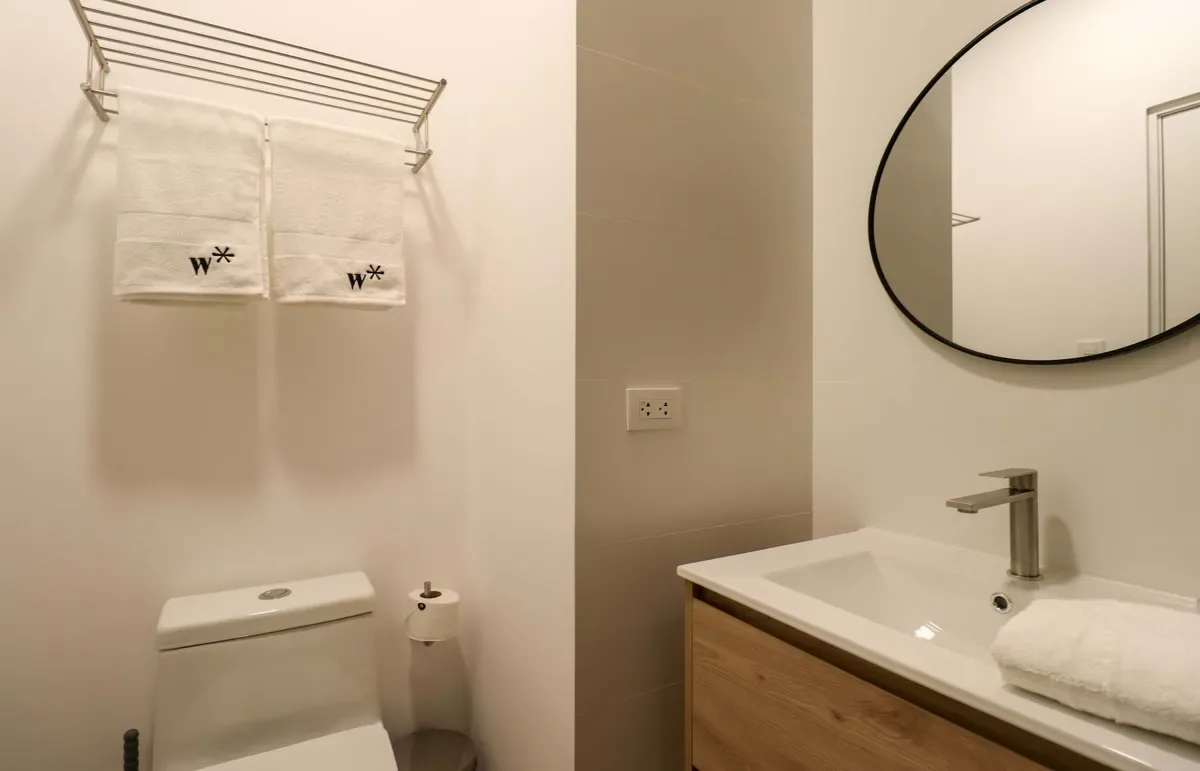 Airy 2BR w/ Balcony in Prime Miraflores