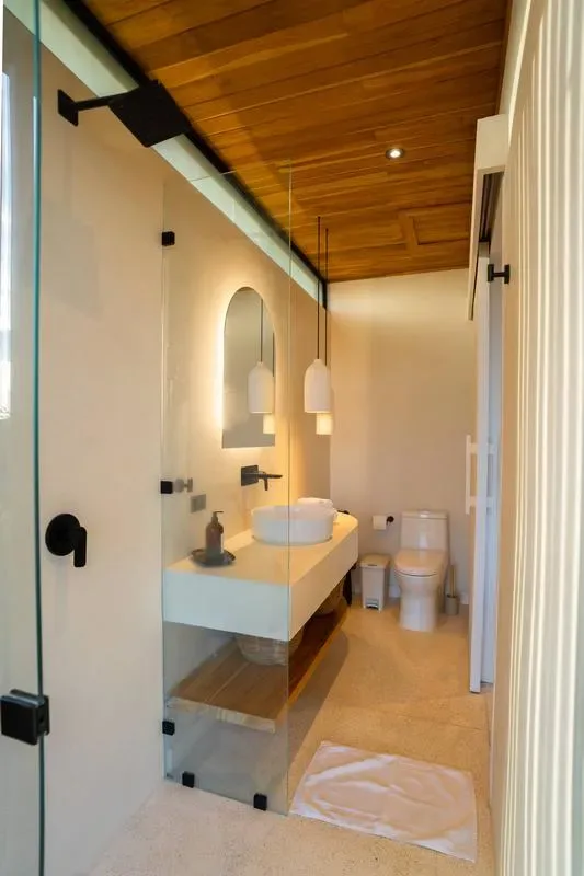 Stylish 1BR Stunning Balcony Views
