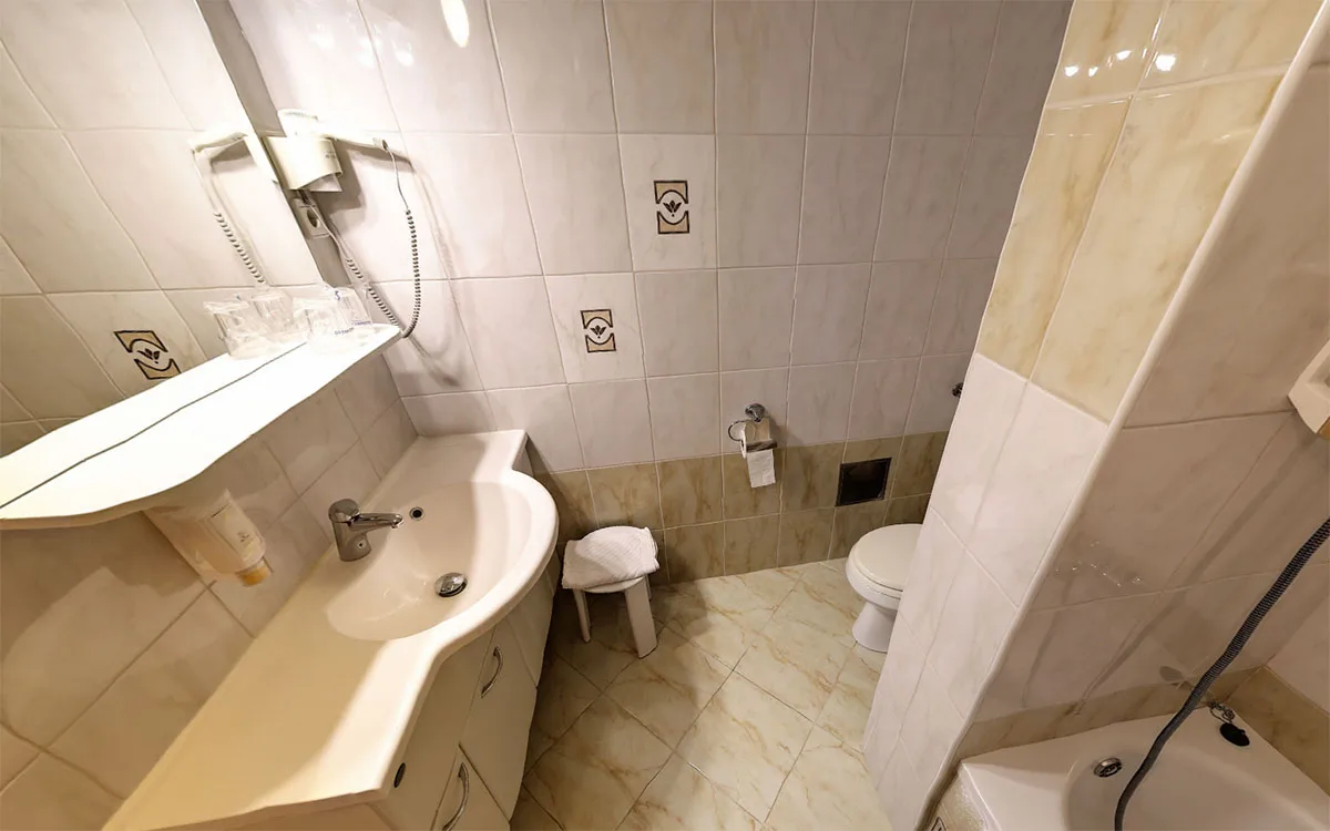 Ground-floor double room