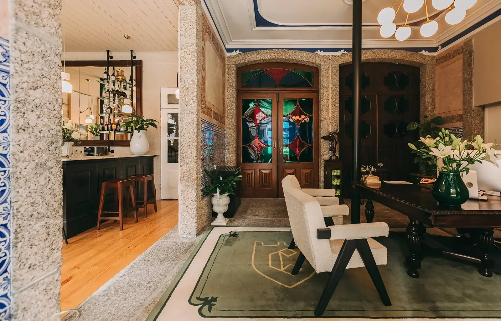 Exterior del palacio Torel Royal Court