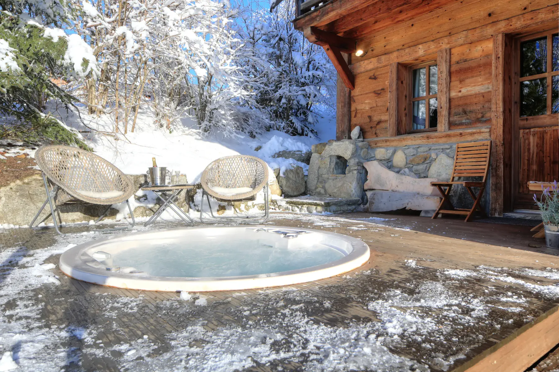 Hot tub & exterior