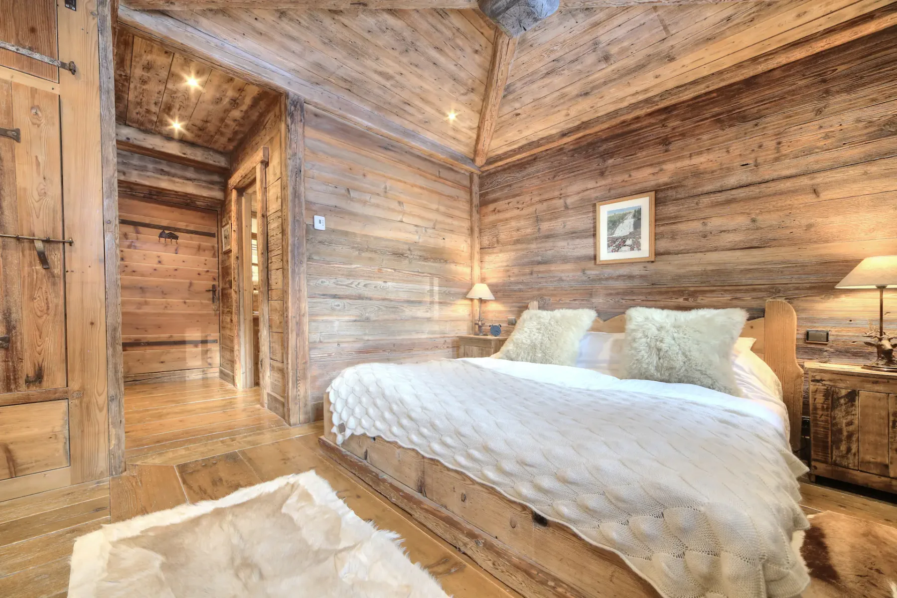 Luxury double ensuite bedroom family Chalet Zebrano Megève