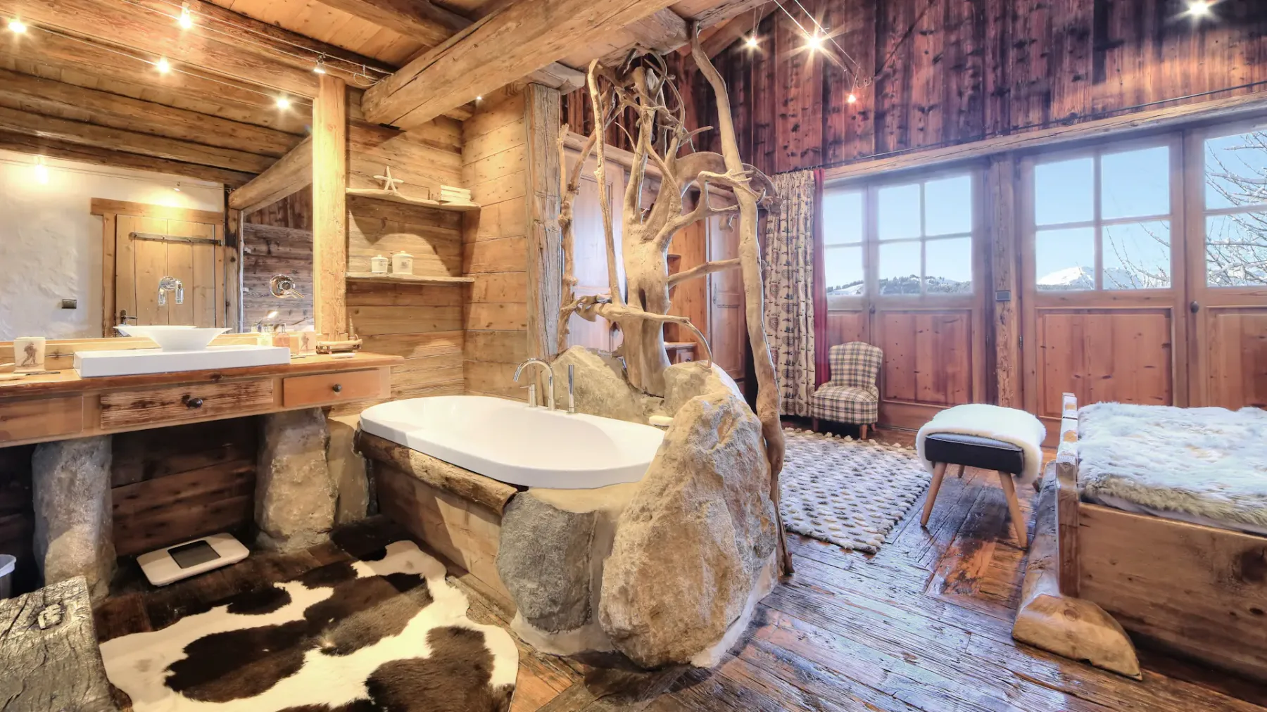 Luxury double ensuite bedroom family Chalet Zebrano Megève