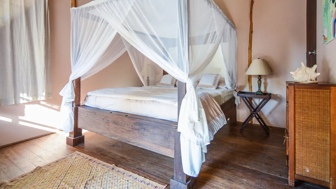 Turtle Bungalow bed