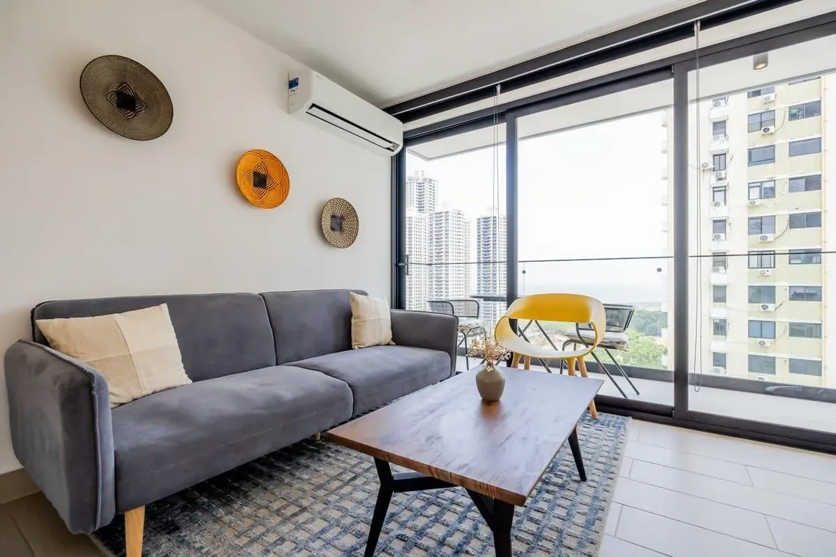 Warm 1BR in San Francisco w/ Balcony