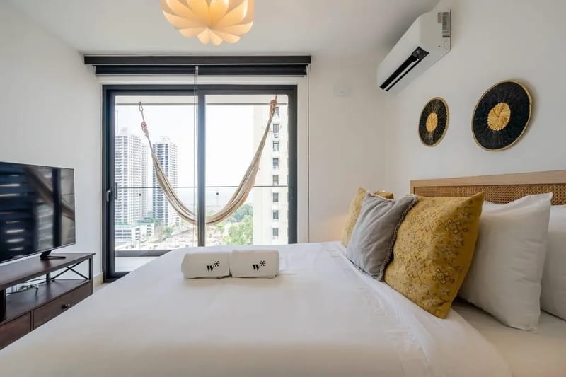 Warm 1BR in San Francisco w/ Balcony