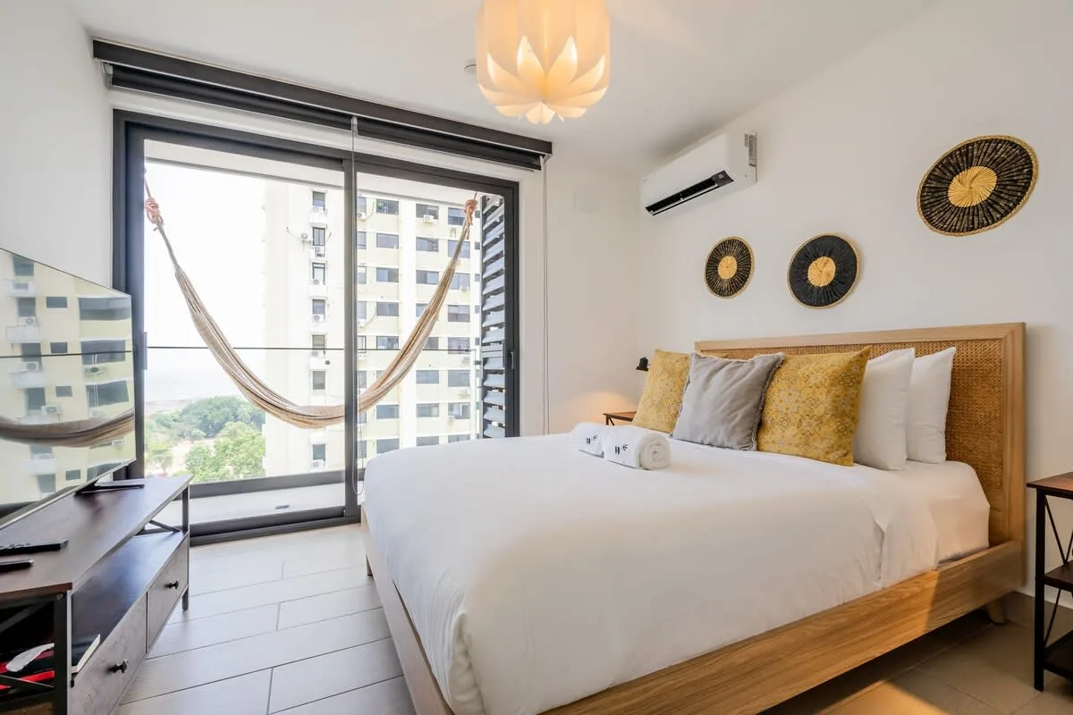 Warm 1BR in San Francisco w/ Balcony