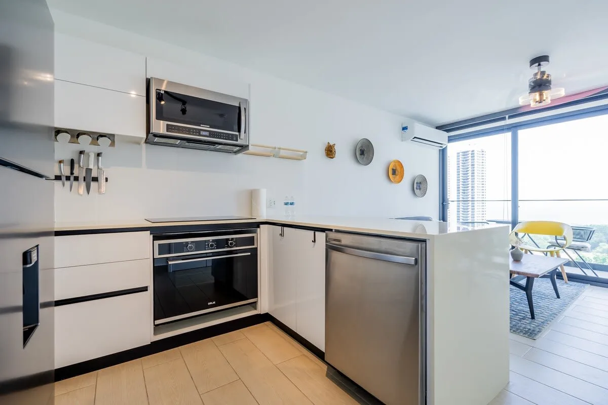 Warm 1BR in San Francisco w/ Balcony