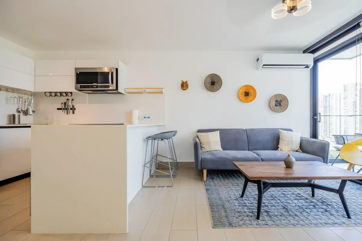 Warm 1BR in San Francisco w/ Balcony