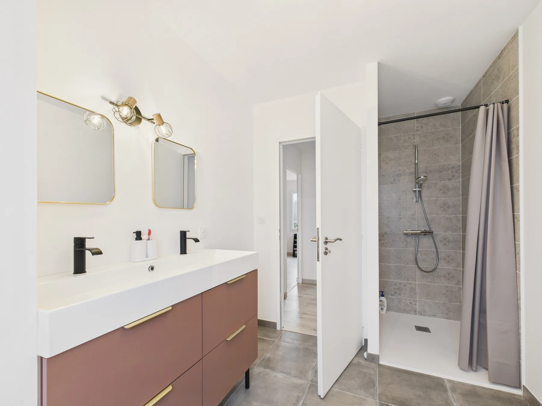 Property gallery photo