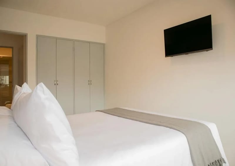 Striking 1BR in Miraflores