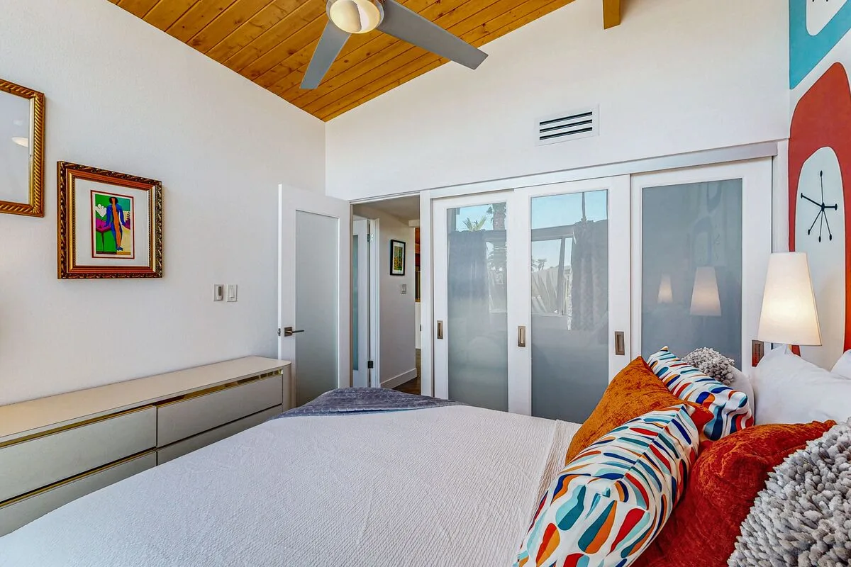 Iconic Mid-Century Modern Escape - 4729